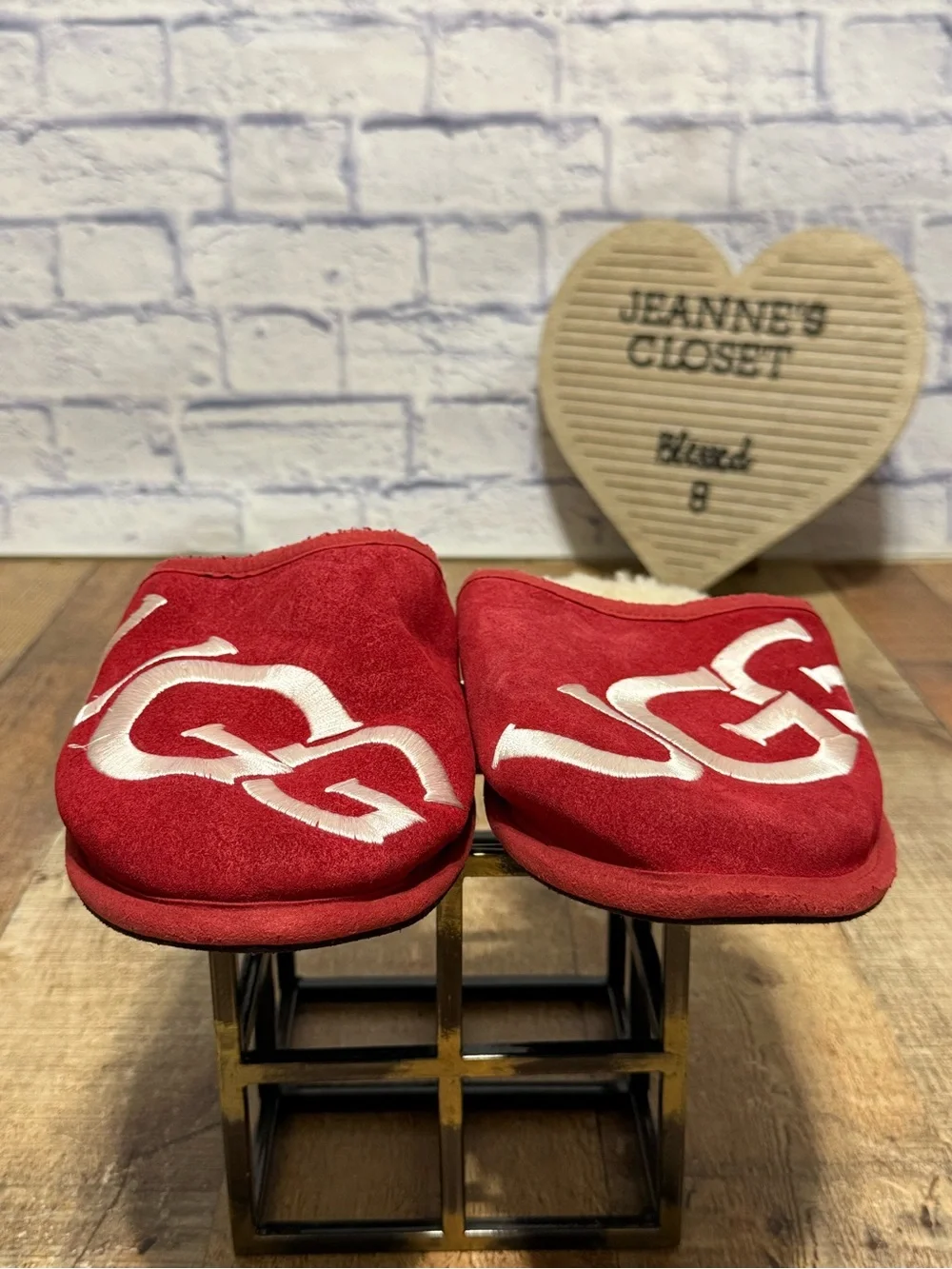UGG SCUFF LOGO RED WHITE SLIP ON SLIPPER US 11/ EU 44 / UK 10